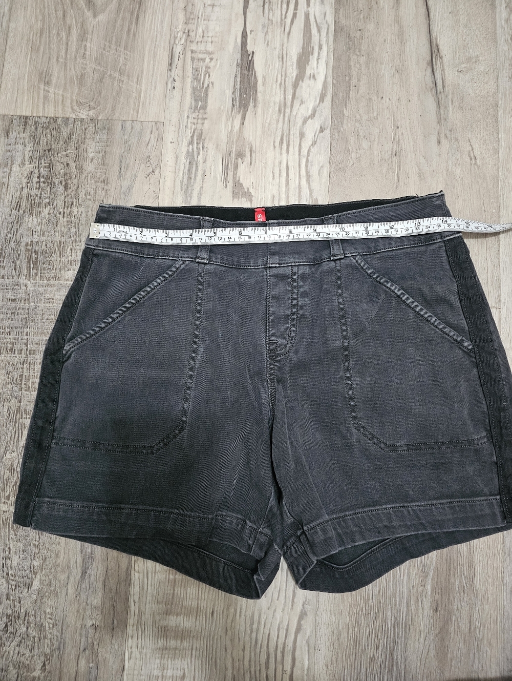 Spanx Short - Picture 3 of 5